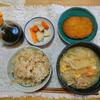 さらばコロッケ。野菜味噌汁は具材追加。コーンフレーク食べ過ぎ。