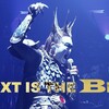 聖飢魔Ⅱ / Next Is The Best! ── 鋼鉄が視覚を貫く映像レビュー
