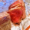 キャンプ男子メシ部（夜ご飯）やわらかジューシーなローストビーフ。仕上げのアルミホイルがポイント。