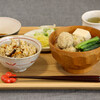 体に優しい一汁一菜　『煮干しゴボウ雑穀玄米ご飯　＆　豚ネギ団子と小松菜の汁』