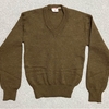 サイズ表記に疑問！【フランスの軍服】陸軍Vネックセーター（OD）とは？ 1143 🇫🇷 ミリタリー FRENCH ARMY SWEATER（V NECK・OD）1960S DEADSTOCK