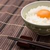 外国人も注目！？広がる「卵かけご飯」、食材ツアーに玩具も！