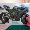 ガンプラしか作ったことのない私が見よう見まねでバイクのプラモデルを作ってみる回