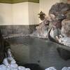 伊香保温泉「割烹旅館春日楼」日帰り入浴ブログ｜巨石を配した豪快なおもしろ内湯