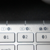 【汚デスク】Bluetoothキーボードが遅すぎる問題と、ぐちゃっているモニター下。