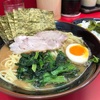 西新宿に誕生した横浜家系らーめん山本家で特製ラーメン中とライスおかわり自由なお得感に大満足ナイツ！！