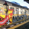 仏生山駅3番ホームに入るMONSTER baSH