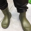 次に、27センチのクロックス  ウェリー　レインブーツ　army green M9 27を履いてみました。