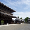 東本願寺　　　京都タワーはお東さんのロウソクみたいなもん