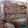 薪棚　ここが満杯になるのは　Firewood rack　When will it get filled