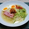 皿で韓国冷麺