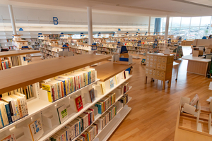 個室ブースやカフェ、プレイルームなど多彩　新図書館などの妙高市複合施設「まちなか＋」10月4日オープン