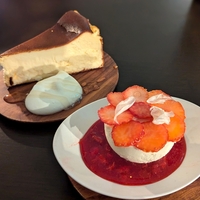 【OMO5小樽】宿泊者が利用できるナイトラウンジで2種類のチーズケーキを食べてみた