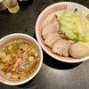 【今週のラーメン５２９３】中華そば きび 明大前店（東京・明大前）つけそばスペシャル 茹でキャベツ ＋ アサヒスーパードライ　〜甘酸っぱいタレと超モチモチ麺！大盛感覚でもサラッと食える馴染みやすさ！ちょっとレトロな極上つけそば！