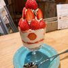 ショートケーキパフェ　グランフロント大阪カフェのラ・テラスで美味しいパフェ食べてきました！