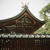 近所の神社を横から撮影。SILKYPIX6でいつもと違うテイストで現像