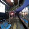 夜の池谷駅　JR四国