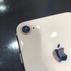 iPhone8のカメラのレンズが割れてうっすらと黒い影と白い筋が(>_<)当店ならそんな修理も可能です♪