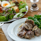 砂肝はじっくり加熱すれば柔らかな食感に！湯煎で作る「砂肝のコンフィ」が万能すぎる【美窪たえ】