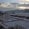 待ちわびた里の雪景色。