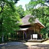 薩摩羽月の白木神社（白木観音堂）、茅葺の社殿は中世の建築様式を伝える