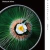 植物の魅力を最大化した独自のフローラルアートを、発想のフローから、植物を解体し再構築する技法、製作過程まで丁寧に解説した書籍『ボタニカル・メタモルフォーシス』