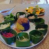（タイ旅行´25）『Araksa Tea Room』の野菜とハーブの混ぜご飯カオヤムが最高