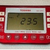 わが家の体重計は東芝製キティちゃん。手元パネルが便利！　ブログで体重管理するなら、これからは【スマホ連動体重計】が便利かも