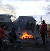 どんと焼き熱々の汁振舞われ