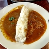 ブラウニー（千代田区外神田）の牛すじごはんカレーとブラウンソースのハーフ＆ハーフ（ごはん軽め）
