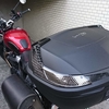 ストリートツイン にトップケースをつけた（GIVI B47）