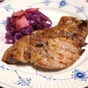 豚肉のソテーと紫キャベツの蒸らし炒め
