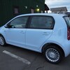 VW　UP！　巨大な白樺の玉とサービス薪