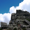 金峰山 － 夏山はじめ、神々しい五丈石と夏の雲