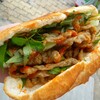 Cách làm bánh mì chả cá cho bữa sáng thơm ngon khó cưỡng