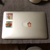 MacBookにステッカー