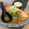 札幌「麺や虎鉄」で濃厚醤油ラーメンとデカザンギにかぶり付く