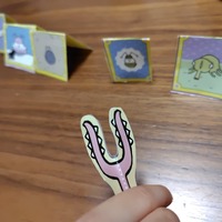 ちいかわ簡単工作！3歳が討伐してみた！かわいすぎる展開www【ちいかわこうさくドリルのレビュー】