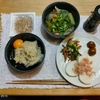 納豆卵かけごはん。野菜味噌汁