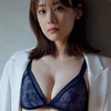 2022/7/12 “1億円稼いだ才女”福岡みなみ、自身史上最大露出で美ボディ披露　1年ぶりグラビア復活