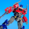 トランスフォーマー バズワージー ss-102 オプティマスプライム (海外版) で遊ぶ