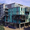 イギリスの建築事務所Hamiltons Architectsによる集合住宅