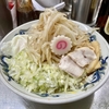 【今週のラーメン４９１４】中華そば みたか（東京・三鷹駅南口）油そば ＋ もやし ＋ 竹の子 ＋ 半熟玉子 ＋ サッポロラガービール赤星 ＋ チャシュー皿 ＋ 半熟玉子　〜素朴さに愛しさを感じつつ具材アミューズ感じる油そば！激しくオススメ！