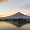 【観光＆写真】河口湖：珍しい気象現象に遭遇した早朝の美しい湖と朝焼けと赤富士！