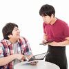 人前で話すとどもって顔が赤くなっていた人が、1日30分の練習で吃音が劇的に改善し、話すことが楽しくなり、司会の代表を任せられるようになった改善方法