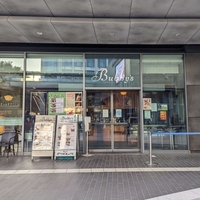 ニューヨーク発のレストラン【バビーズ（Bubby’s）】でニューヨークチーズケーキを実食｜食べた感想やお店について解説