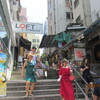 モラエスの故地を訪ねて（１２７）赤柱市場で昼食後海辺を歩く。