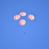 SpaceX、宇宙飛行士を地球へ戻すパラシュートを試験