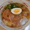 鶏ガラからスープをとってラーメン！