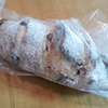 「イスズベーカリー」でパンを買った。